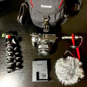 Canon EOS M6 Mirrorless Camera w/ accessories